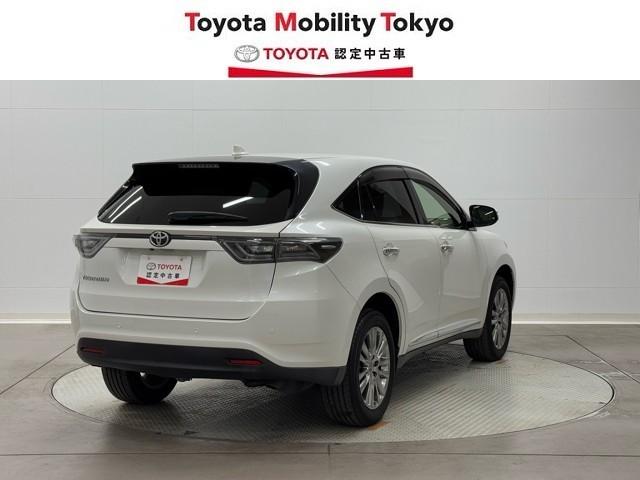 ハリアー プレミアム　アドバンスドパッケージ　プリクラッシュ　地デジＴＶ　アクティブクルーズコントロール　横滑り防止機能　運転席パワーシート　ミュージックプレイヤー接続可　ＬＥＤライト　ＤＶＤ再生　ＡＷ　メモリーナビ　４ＷＤ　アイドリングストップ（2枚目）