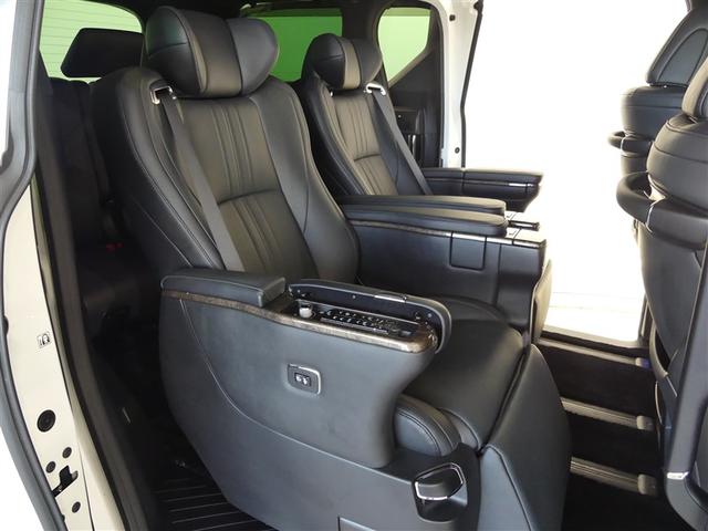 アルファード 3.5エグゼクティブラウンジS 革シート サンルーフ 4WD フルセグ メモリーナビ 後席モニター バックカメラ 衝突被害軽減システム ETC 両側電動スライド LEDヘッドランプ 3列シート ワンオーナー DVD再生 乗車定員7人(21枚目)