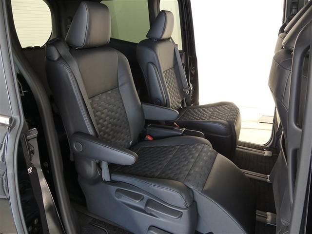 ヴォクシー S-Z フルセグ メモリーナビ バックカメラ 衝突被害軽減システム ETC 両側電動スライド LEDヘッドランプ 3列シート ワンオーナー DVD再生 ミュージックプレイヤー接続可 記録簿 乗車定員7人 CD(18枚目)