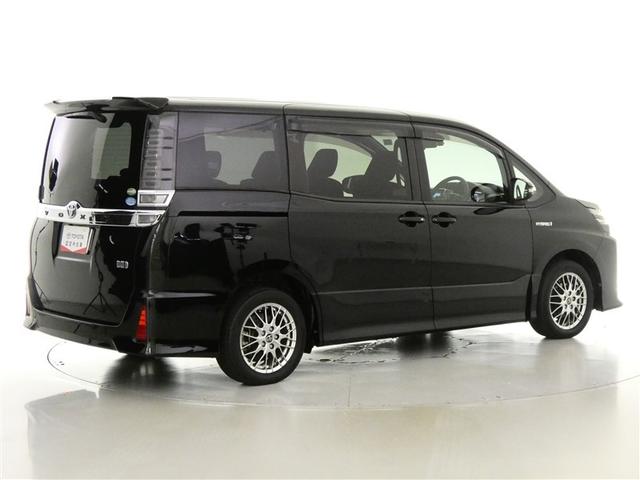 ヴォクシー ハイブリッドＺＳ　フルセグ　メモリーナビ　バックカメラ　衝突被害軽減システム　ＥＴＣ　両側電動スライド　ＬＥＤヘッドランプ　３列シート　ワンオーナー　ＤＶＤ再生　記録簿　乗車定員７人　オートクルーズコントロール　ＣＤ（3枚目）