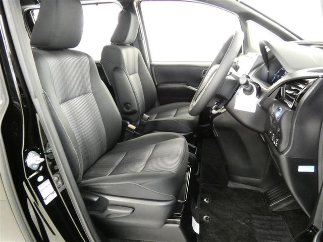 ヴォクシー ハイブリッドＺＳ　フルセグ　メモリーナビ　バックカメラ　衝突被害軽減システム　ＥＴＣ　両側電動スライド　ＬＥＤヘッドランプ　３列シート　ワンオーナー　ＤＶＤ再生　記録簿　乗車定員７人　オートクルーズコントロール　ＣＤ（5枚目）