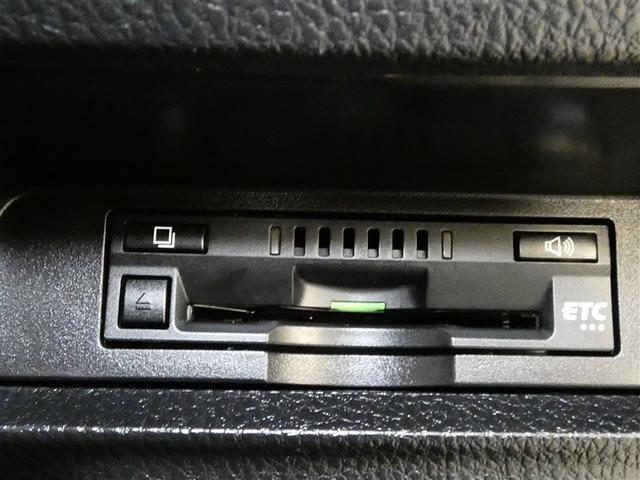 ヴォクシー ハイブリッドＺＳ　フルセグ　メモリーナビ　バックカメラ　衝突被害軽減システム　ＥＴＣ　両側電動スライド　ＬＥＤヘッドランプ　３列シート　ワンオーナー　ＤＶＤ再生　記録簿　乗車定員７人　オートクルーズコントロール　ＣＤ（18枚目）
