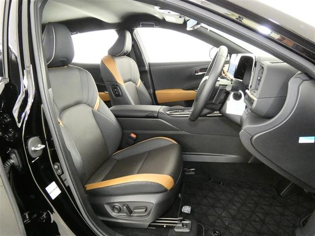 クラウンクロスオーバー ＲＳアドバンスド　革シート　４ＷＤ　フルセグ　メモリーナビ　バックカメラ　ドラレコ　衝突被害軽減システム　ＥＴＣ　ＬＥＤヘッドランプ　フルエアロ　ミュージックプレイヤー接続可　記録簿　安全装備　展示・試乗車　電動シート（5枚目）