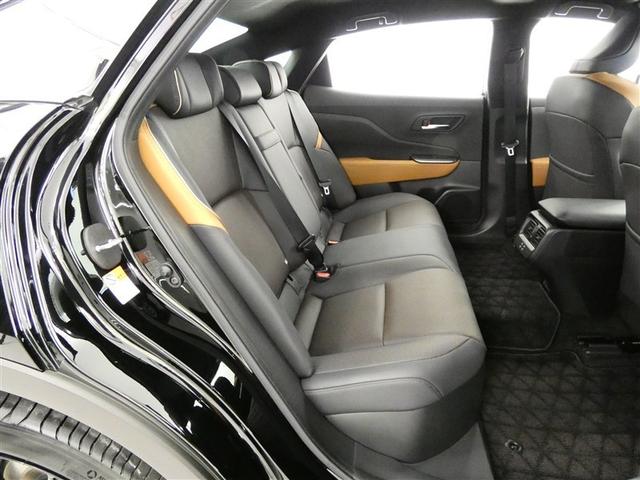 クラウンクロスオーバー ＲＳアドバンスド　革シート　４ＷＤ　フルセグ　メモリーナビ　バックカメラ　ドラレコ　衝突被害軽減システム　ＥＴＣ　ＬＥＤヘッドランプ　フルエアロ　ミュージックプレイヤー接続可　記録簿　安全装備　展示・試乗車　電動シート（6枚目）