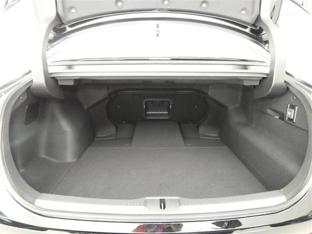 クラウンクロスオーバー ＲＳアドバンスド　革シート　４ＷＤ　フルセグ　メモリーナビ　バックカメラ　ドラレコ　衝突被害軽減システム　ＥＴＣ　ＬＥＤヘッドランプ　フルエアロ　ミュージックプレイヤー接続可　記録簿　安全装備　展示・試乗車　電動シート（7枚目）