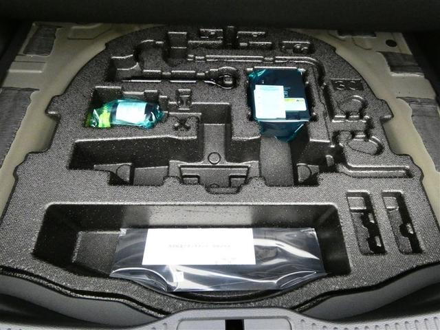 クラウンクロスオーバー ＲＳアドバンスド　革シート　４ＷＤ　フルセグ　メモリーナビ　バックカメラ　ドラレコ　衝突被害軽減システム　ＥＴＣ　ＬＥＤヘッドランプ　フルエアロ　ミュージックプレイヤー接続可　記録簿　安全装備　展示・試乗車　電動シート（8枚目）