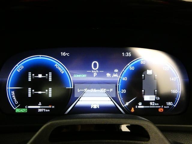 クラウンクロスオーバー ＲＳアドバンスド　革シート　４ＷＤ　フルセグ　メモリーナビ　バックカメラ　ドラレコ　衝突被害軽減システム　ＥＴＣ　ＬＥＤヘッドランプ　フルエアロ　ミュージックプレイヤー接続可　記録簿　安全装備　展示・試乗車　電動シート（12枚目）