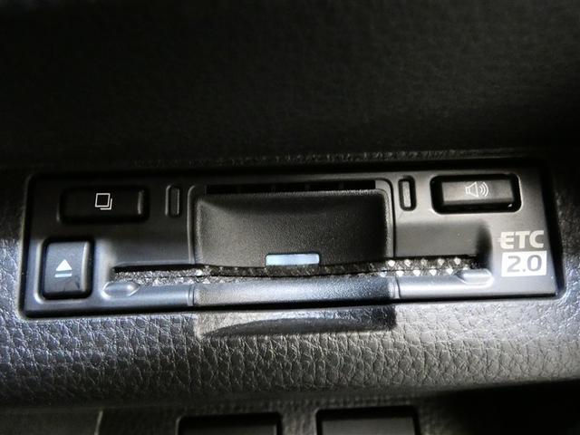 クラウンクロスオーバー ＲＳアドバンスド　革シート　４ＷＤ　フルセグ　メモリーナビ　バックカメラ　ドラレコ　衝突被害軽減システム　ＥＴＣ　ＬＥＤヘッドランプ　フルエアロ　ミュージックプレイヤー接続可　記録簿　安全装備　展示・試乗車　電動シート（24枚目）