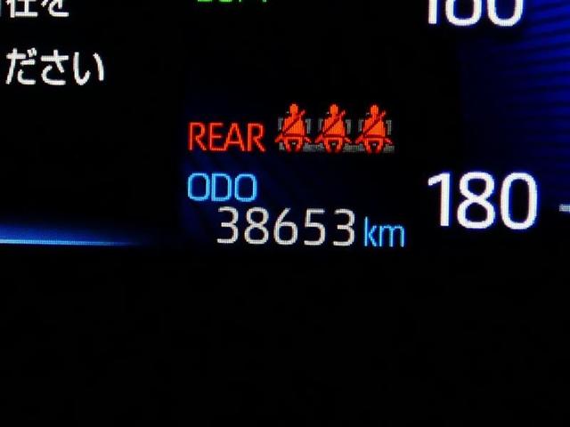 カローラクロス ハイブリッド　Ｚ　フルセグ　バックカメラ　衝突被害軽減システム　ＥＴＣ　ＬＥＤヘッドランプ　ワンオーナー　ミュージックプレイヤー接続可　記録簿　安全装備　オートクルーズコントロール　電動シート　ＴＶ　アルミホイール（12枚目）