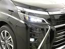 LEDヘッドライトです。デザイン性がよくとても明るいので、夜間の走行や悪天候でも安心です。しかも長寿命!