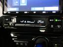 オートエアコンです　温度設定だけしておけば、風量や吹き出し口も自動で調整してくれます　上級グレードにしかないうれしい装備です
