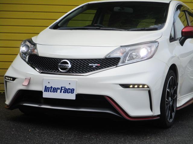 ノート ニスモ　Ｓ　純正５速マニュアル　カロッツェリアナビ　フルセグ　Ｂｌｕｅｔｏｏｔｈ　バックカメラ　インテリジェントキー　プッシュスタート　ＮＩＳＭＯ専用ＲＥＣＡＲＯ　ＬＥＤヘッドライト　専用１７インチＡＷ（29枚目）