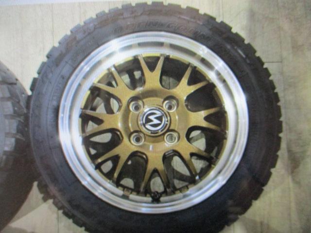 ハイゼットトラック ジャンボエクストラ　カロッツェリアナビ　フルセグ　バックカメラ　Ｂｌｕｅｔｏｏｔｈ　ＡＥＲＯ　ＯＶＥＲエアロパーツ　ワンオーナー　４ＷＤ　ＬＴＤヘッドライト　フォグランプ　革調シートカバー　ウッドパネル　メッキパーツ（4枚目）