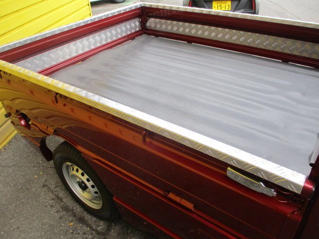 ハイゼットトラック ジャンボエクストラ　カロッツェリアナビ　フルセグ　バックカメラ　Ｂｌｕｅｔｏｏｔｈ　ＡＥＲＯ　ＯＶＥＲエアロパーツ　ワンオーナー　４ＷＤ　ＬＴＤヘッドライト　フォグランプ　革調シートカバー　ウッドパネル　メッキパーツ（18枚目）