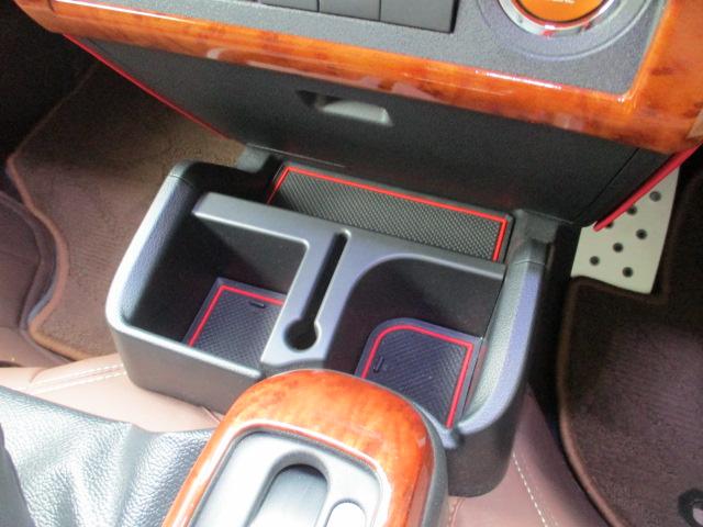 ハイゼットトラック ジャンボエクストラ　カロッツェリアナビ　フルセグ　バックカメラ　Ｂｌｕｅｔｏｏｔｈ　ＡＥＲＯ　ＯＶＥＲエアロパーツ　ワンオーナー　４ＷＤ　ＬＴＤヘッドライト　フォグランプ　革調シートカバー　ウッドパネル　メッキパーツ（24枚目）