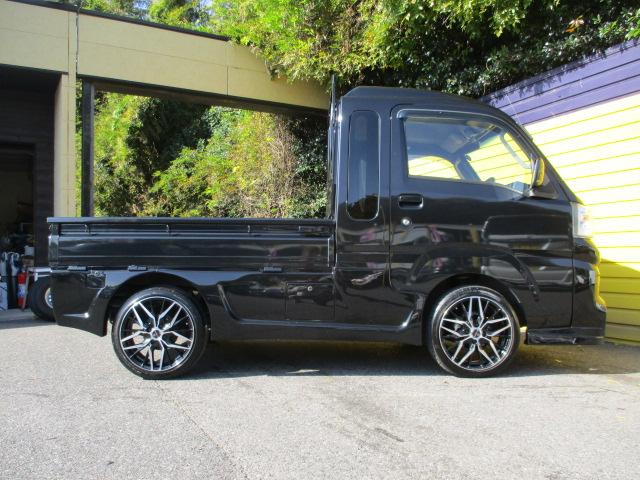 ハイゼットトラック ジャンボ 純正5速マニュアル車 パワーステアリング パワーウインド エアコン キーレス カロッツェリアオーディオ 純正LEDヘッドライト フォグランプ 社外エアロパーツ 社外16インチAW ワンオーナー車(29枚目)