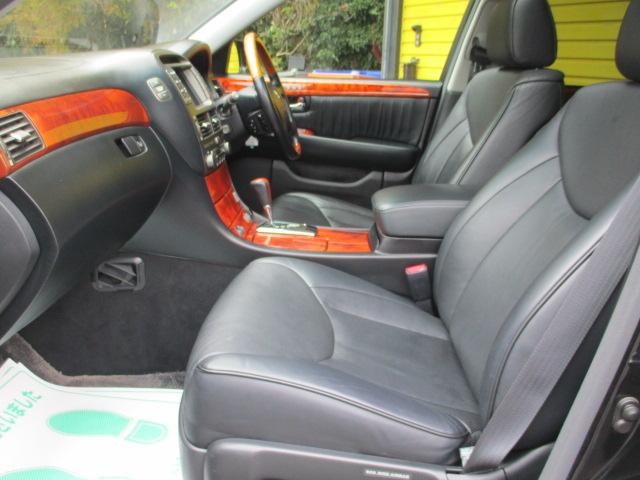 セルシオ eR仕様 純正ナビ バックカメラ サンルーフ 黒革エアーシート パワーシート 電動リヤサンシェード オートクルーズコントロール HIDヘッドライト イエローフォグランプ 純正18インチAW ビルトインETC(6枚目)