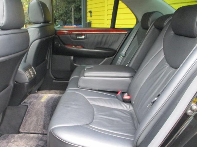 セルシオ eR仕様 純正ナビ バックカメラ サンルーフ 黒革エアーシート パワーシート 電動リヤサンシェード オートクルーズコントロール HIDヘッドライト イエローフォグランプ 純正18インチAW ビルトインETC(7枚目)