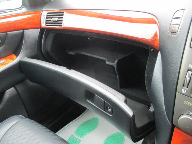 セルシオ eR仕様 純正ナビ バックカメラ サンルーフ 黒革エアーシート パワーシート 電動リヤサンシェード オートクルーズコントロール HIDヘッドライト イエローフォグランプ 純正18インチAW ビルトインETC(21枚目)