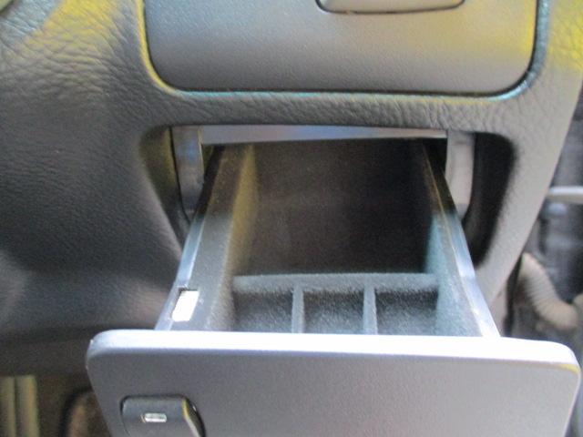 セルシオ eR仕様 純正ナビ バックカメラ サンルーフ 黒革エアーシート パワーシート 電動リヤサンシェード オートクルーズコントロール HIDヘッドライト イエローフォグランプ 純正18インチAW ビルトインETC(28枚目)