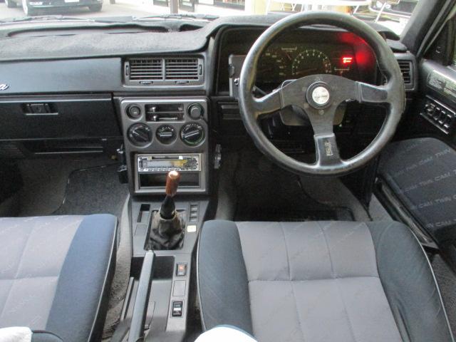 カリーナ ＧＴ－Ｒ　純正５速マニュアル車　４Ａ－ＧＥＵエンジン　タコアシ　ＦＧＫマフラー　ストラットタワーバー　トヨタ１５インチＡＷ　ローダウン　社外ステアリング　純正ステアリング有　ドライブレコーダー　ＥＴＣ（10枚目）