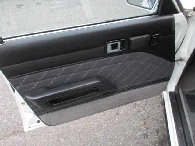 カリーナ ＧＴ－Ｒ　純正５速マニュアル車　４Ａ－ＧＥＵエンジン　タコアシ　ＦＧＫマフラー　ストラットタワーバー　トヨタ１５インチＡＷ　ローダウン　社外ステアリング　純正ステアリング有　ドライブレコーダー　ＥＴＣ（27枚目）