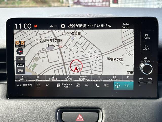 ヴェゼル ｅ：ＨＥＶＺ　全周囲カメラ　Ｍナビ　前後ドラレコ　ＥＴＣ　衝突回避支援ブレーキ機能　パノラミックビューモニター　１オナ　スマキ　フルオートエアコン　Ｄレコ　エアバッグ　両席エアバック　Ｒカメ　記録簿付　ＬＥＤランプ（2枚目）