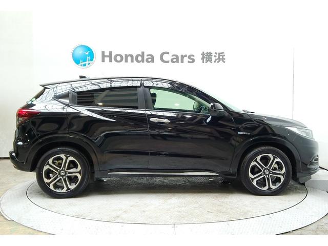 ヴェゼル ハイブリッドＺ・ホンダセンシング　ＨｏｎｄａＳＥＮＳＩＮＧ　ドラレコ　メモリーナビ　リアカメラ　４ＷＤ　ドアバイザー　ワンオーナー　ブルートゥースオーディオ　ミュージックプレイヤー接続可　禁煙　整備記録簿　横滑防止装置　ＬＥＤライト（21枚目）