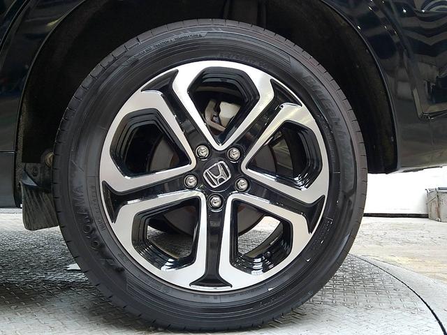 ヴェゼル ハイブリッドＺ・ホンダセンシング　ＨｏｎｄａＳＥＮＳＩＮＧ　ドラレコ　メモリーナビ　リアカメラ　４ＷＤ　ドアバイザー　ワンオーナー　ブルートゥースオーディオ　ミュージックプレイヤー接続可　禁煙　整備記録簿　横滑防止装置　ＬＥＤライト（25枚目）