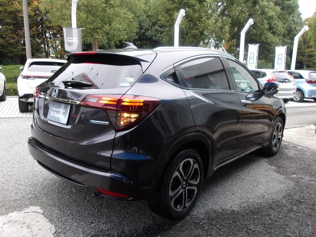 ヴェゼル ハイブリッドZ・ホンダセンシング 8インチナビ Rカメラ 前後ドラレコ ETC シートヒーター サイドカーテンエアバック レーダーサポート DVD再生機能 整備記録簿 横滑り防止システム バックアイカメラ 盗難防止装置 フルセ 禁煙(4枚目)