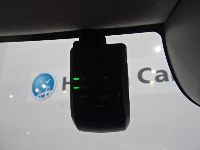 N-BOX ベースグレード ドラレコメモリーナビリアカメラ両側電動スライドドアHondaSENSING当社デモカー BLUETOOTH 衝突軽減システム スマートキ- 車線維持支援システム 禁煙 電動格納式ドアミラー 横滑り防止(5枚目)