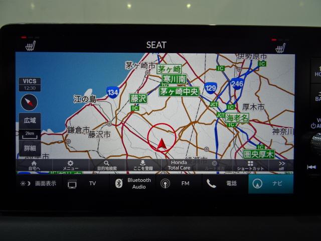 ヴェゼル e:HEVZ HondaSENSING 前後ドラレコ メモリーナビ 全周囲カメラ シートヒーター BSI ETC パドルシフト ドアバイザー ワンオーナー 衝突回避支援ブレーキ機能 パノラミックビューモニター 禁煙(3枚目)