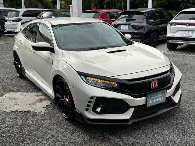 シビック タイプR ワンオーナー タイヤ4本交換 Mナビ Rカメラ ETC スマートキーシステム ブルートゥースオーディオ リアカメラ 整備記録簿 1オーナー車 オートクルーズ USB接続 地デジ フルオートエアコン(7枚目)