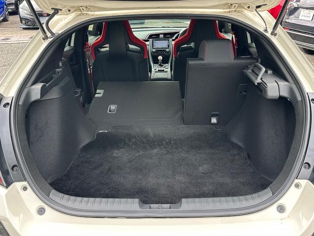 シビック タイプR ワンオーナー タイヤ4本交換 Mナビ Rカメラ ETC スマートキーシステム ブルートゥースオーディオ リアカメラ 整備記録簿 1オーナー車 オートクルーズ USB接続 地デジ フルオートエアコン(21枚目)