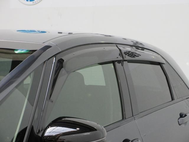 フィット e:HEVホーム20周年特別仕様車カーサ HondaSENSING 前後ドラレコ メモリーナビ リアカメラ シートヒーター ETC 純正アルミ Bluetooth ドアバイザー ワンオーナー LKAS BT接続 電動格納ミラー 横滑り防止装置(27枚目)