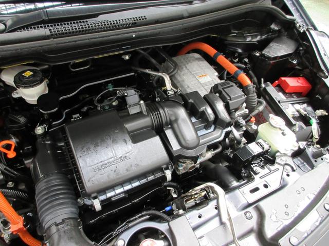 フィット e:HEVホーム20周年特別仕様車カーサ HondaSENSING 前後ドラレコ メモリーナビ リアカメラ シートヒーター ETC 純正アルミ Bluetooth ドアバイザー ワンオーナー LKAS BT接続 電動格納ミラー 横滑り防止装置(30枚目)