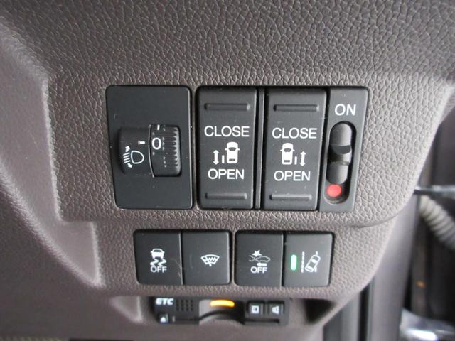 フリード G・ホンダセンシング 6人 メモリーナビ リアカメラ 両側電動スライドドア フルセグTV Bluetooth USB ETC ワンオーナー Fセグ 追突被害軽減ブレーキ 電格ドアミラー Wエアバッグ パワーウィンドウ 禁煙(8枚目)