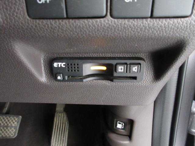 フリード G・ホンダセンシング 6人 メモリーナビ リアカメラ 両側電動スライドドア フルセグTV Bluetooth USB ETC ワンオーナー Fセグ 追突被害軽減ブレーキ 電格ドアミラー Wエアバッグ パワーウィンドウ 禁煙(9枚目)