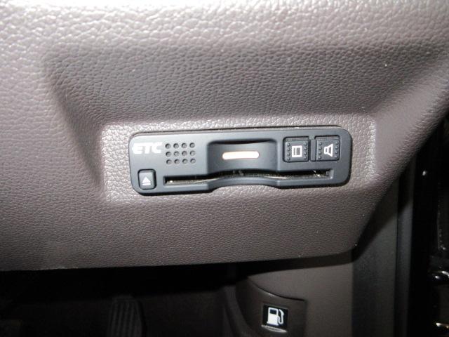 フリードハイブリッド ハイブリッド・Ｇホンダセンシング　６人　メモリーナビ　リアカメラ　両側電動スライドドア　ＥＴＣ　ＬＥＤライト　オートライト　Ｂｌｕｅｔｏｏｔｈ　ドアバイザー　ワンオーナー　軽減ブレーキ　キーフリーシステム　電動格納式ドアミラー　記録簿（5枚目）