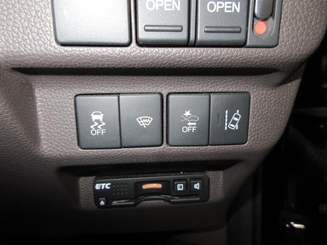 フリードハイブリッド ハイブリッド・Ｇホンダセンシング　６人　メモリーナビ　リアカメラ　両側電動スライドドア　ＥＴＣ　ＬＥＤライト　オートライト　Ｂｌｕｅｔｏｏｔｈ　ドアバイザー　ワンオーナー　軽減ブレーキ　キーフリーシステム　電動格納式ドアミラー　記録簿（10枚目）