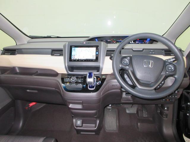 フリードハイブリッド ハイブリッド・Ｇホンダセンシング　６人　メモリーナビ　リアカメラ　両側電動スライドドア　ＥＴＣ　ＬＥＤライト　オートライト　Ｂｌｕｅｔｏｏｔｈ　ドアバイザー　ワンオーナー　軽減ブレーキ　キーフリーシステム　電動格納式ドアミラー　記録簿（13枚目）