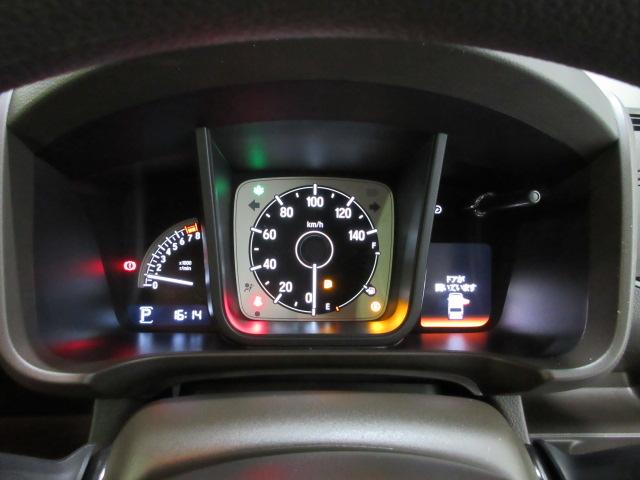 メーターも見易いレイアウトなので安心ドライブをサポートします☆