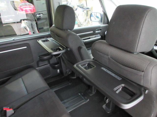 ステップワゴンスパーダ スパーダホンダセンシング 8人乗り ドラレコ メモリーナビ リアカメラ 後席モニター 両側電動スライドドア ETC2.0 Bluetooth パドルシフトワンオーナー 禁煙 LKA 盗難防止 助手席エアバッグ ワンオーナ-(17枚目)