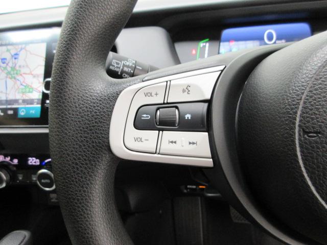 フィット ｅ：ＨＥＶクロスター　前後ドラレコ　ＥＴＣ　メモリーナビ　リアカメラ　ＨｏｎｄａＳＥＮＳＩＮＧ　パーキングセンサー　ワンオーナー　電動格納ミラー　ｂｌｕｅｔｏｏｔｈ　衝突回避システム　禁煙　１オーナー　フルオートエアコン（8枚目）