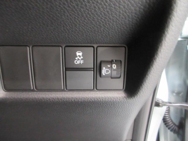 フィット ｅ：ＨＥＶクロスター　前後ドラレコ　ＥＴＣ　メモリーナビ　リアカメラ　ＨｏｎｄａＳＥＮＳＩＮＧ　パーキングセンサー　ワンオーナー　電動格納ミラー　ｂｌｕｅｔｏｏｔｈ　衝突回避システム　禁煙　１オーナー　フルオートエアコン（14枚目）