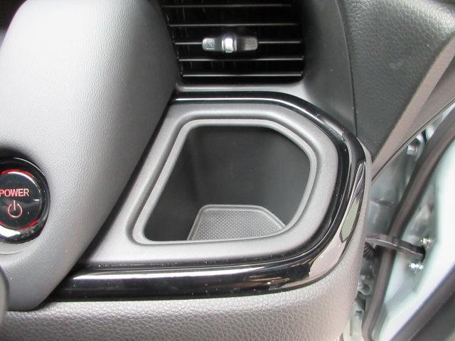 フィット ｅ：ＨＥＶクロスター　前後ドラレコ　ＥＴＣ　メモリーナビ　リアカメラ　ＨｏｎｄａＳＥＮＳＩＮＧ　パーキングセンサー　ワンオーナー　電動格納ミラー　ｂｌｕｅｔｏｏｔｈ　衝突回避システム　禁煙　１オーナー　フルオートエアコン（15枚目）