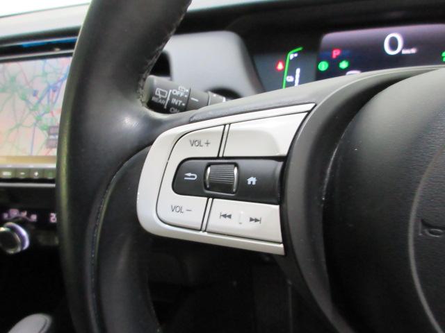 フィット e:HEVホーム HondaSENSING 前後ドラレコ メモリーナビ リアカメラ パーキングセンサー LEDヘッドライト オートライト Bluetooth ワンオーナー 前後誤発進抑制機能 クリソナ 助手席エアバッグ(8枚目)