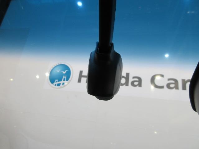 オデッセイ アブソルート 7人 HondaSENSING 前後ドラレコ メモリーナビ 全周囲カメラ フルセグTV ETC2.0 純正アルミ ワンオーナー 電動格納式ドアミラー Bluetooth音楽 緊急ブレーキ 半革シート(6枚目)