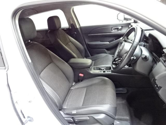 ヴェゼル ｅ：ＨＥＶＺ　ＨｏｎｄａＳＥＮＳＩＮＧ　前後ドラレコ　メモリーナビ　全周囲カメラ　ＢＳＩ　シートヒーター　純正アルミ　Ｂｌｕｅｔｏｏｔｈ　パドルシフト　ワンオーナー　ＬＤＡ　衝突回避支援ブレーキ機能　１オナ　追従（12枚目）