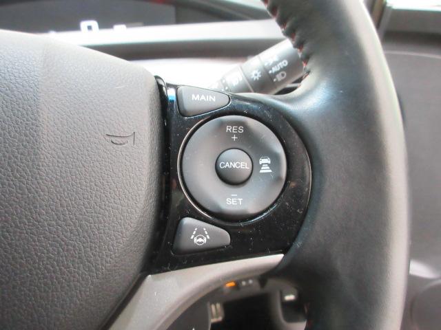 ジェイド ＲＳ　６人　純正ドラレコ　メモリーナビ　Ｂｌｕｅｔｏｏｔｈ　ＥＴＣ　純正アルミホイール　ＨｏｎｄａＳＥＮＳＩＮＧ　ワンオーナー　バックモニター　サイドエアバック　ドライブレコーダー装着車　衝突軽減ブレーキ（8枚目）